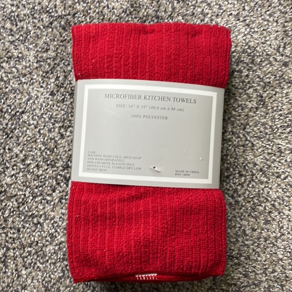 NWT set of 5 Microfibers kitchen towels red grey white - Picture 4 of 5